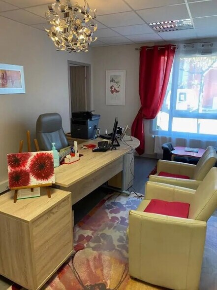 78 Rue Du Colombier, Heyrieux à louer - Photo de l’immeuble – Image 1 sur 3