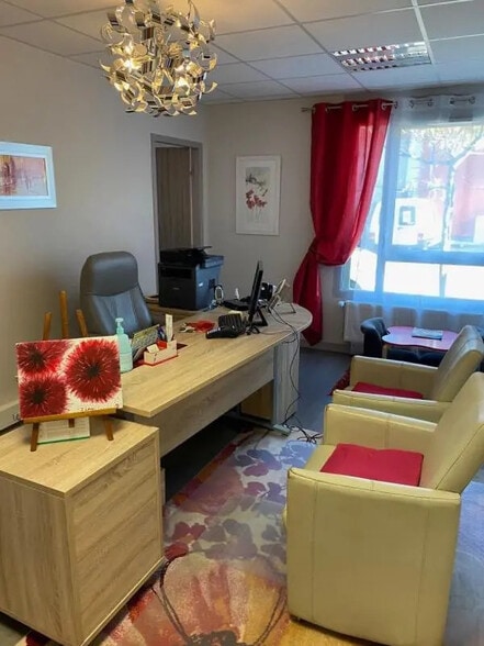 Local d’activités dans Heyrieux à louer - Photo intérieure – Image 2 sur 3