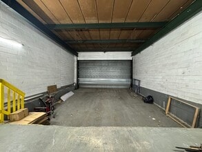 59-48 55th St, Maspeth, NY à louer Photo intérieure– Image 2 sur 8