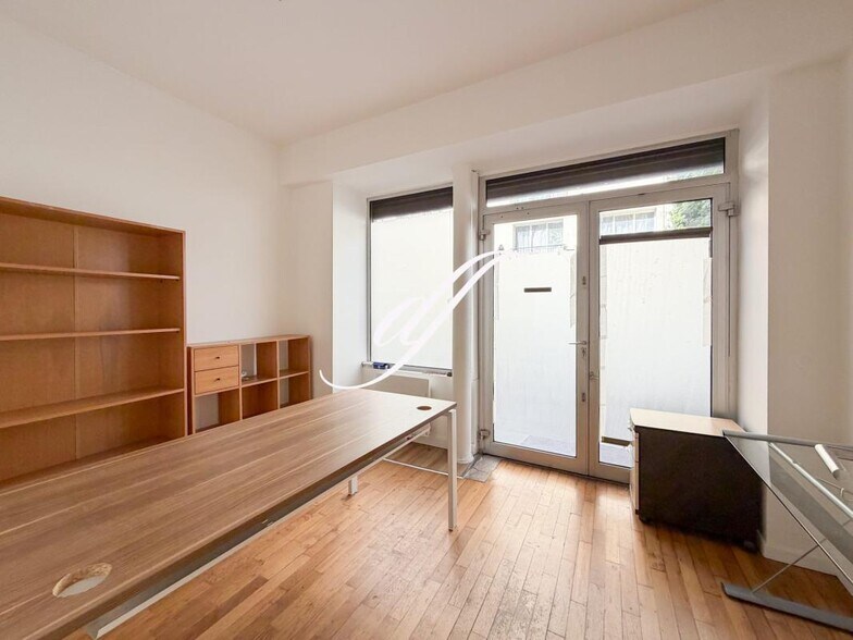 Local commercial dans Paris à louer - Photo intérieure – Image 3 sur 17