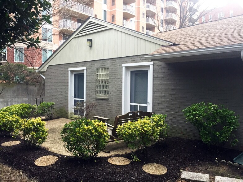 4829 West Ln, Bethesda, MD à vendre - Photo de l’immeuble – Image 1 sur 5