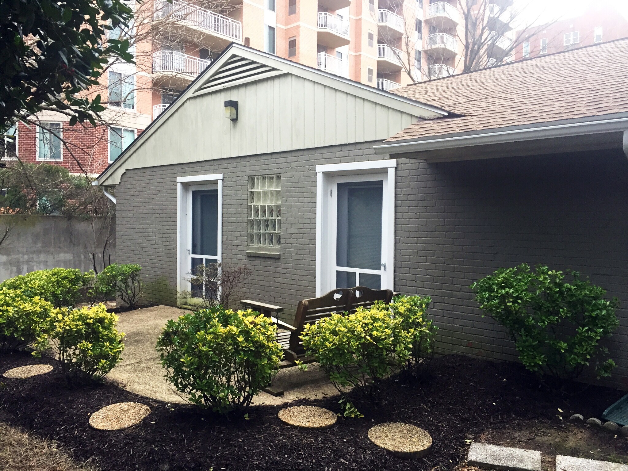 4829 West Ln, Bethesda, MD à vendre Photo de l’immeuble– Image 1 sur 6