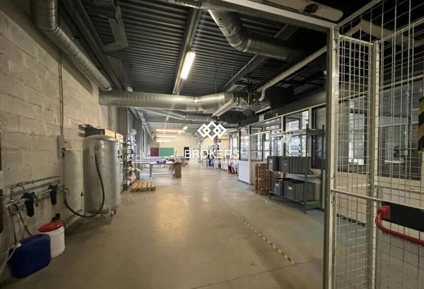 Industriel/Logistique dans Le Plessis-Bouchard à vendre - Photo de l’immeuble – Image 3 sur 5