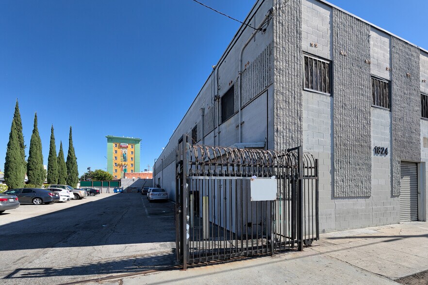 1824 Magnolia Ave, Los Angeles, CA à louer - Photo de l’immeuble – Image 2 sur 2