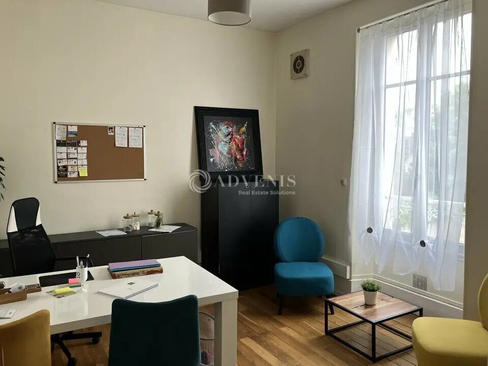 Bureau dans Bourges à louer Photo de l’immeuble– Image 1 sur 4