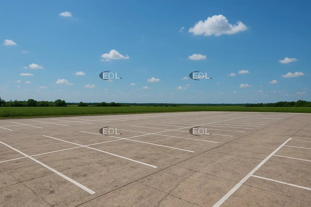 Terrain dans Ozoir-la-Ferrière à louer Photo de l’immeuble– Image 1 sur 2