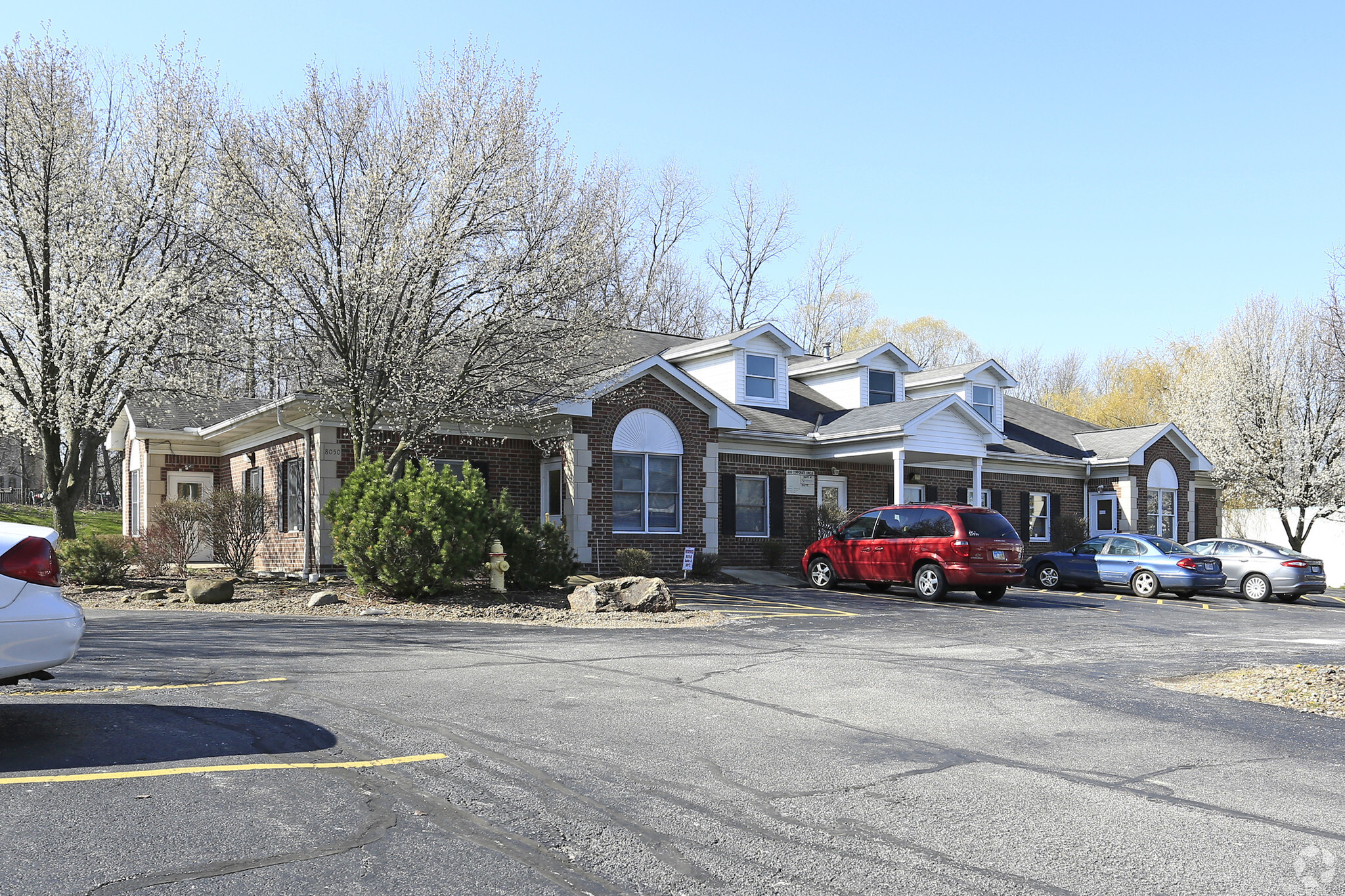 8050 Corporate Cir, North Royalton, OH à louer Photo principale– Image 1 sur 3