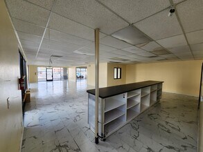 205 W Mission Ave, Escondido, CA à louer Photo intérieure– Image 2 sur 4