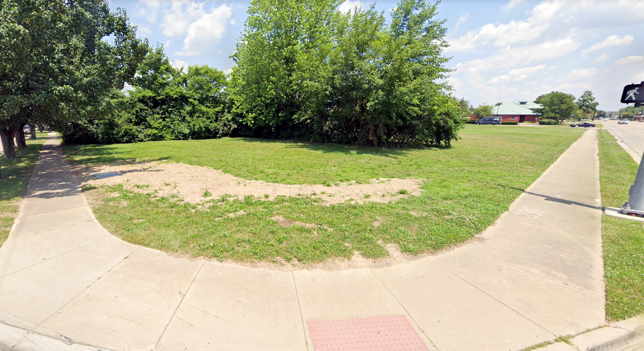 20 N Miami Ave, West Carrollton, OH à vendre Photo de l’immeuble– Image 1 sur 3