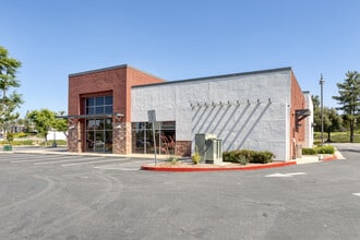 39022-39044 Sky Canyon Dr, Murrieta, CA à louer Photo de l’immeuble– Image 2 sur 2