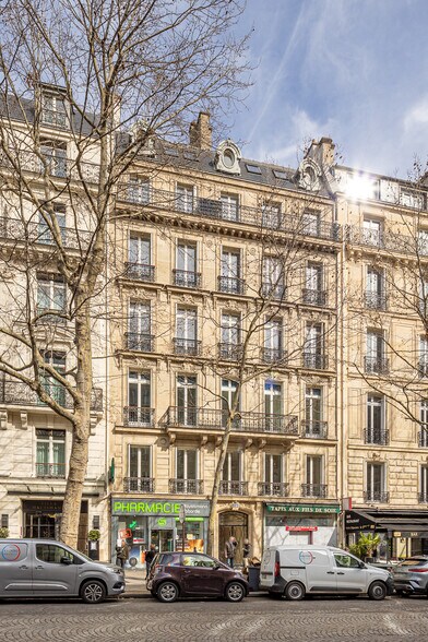 Local commercial dans Paris à louer - Photo de l’immeuble – Image 2 sur 3