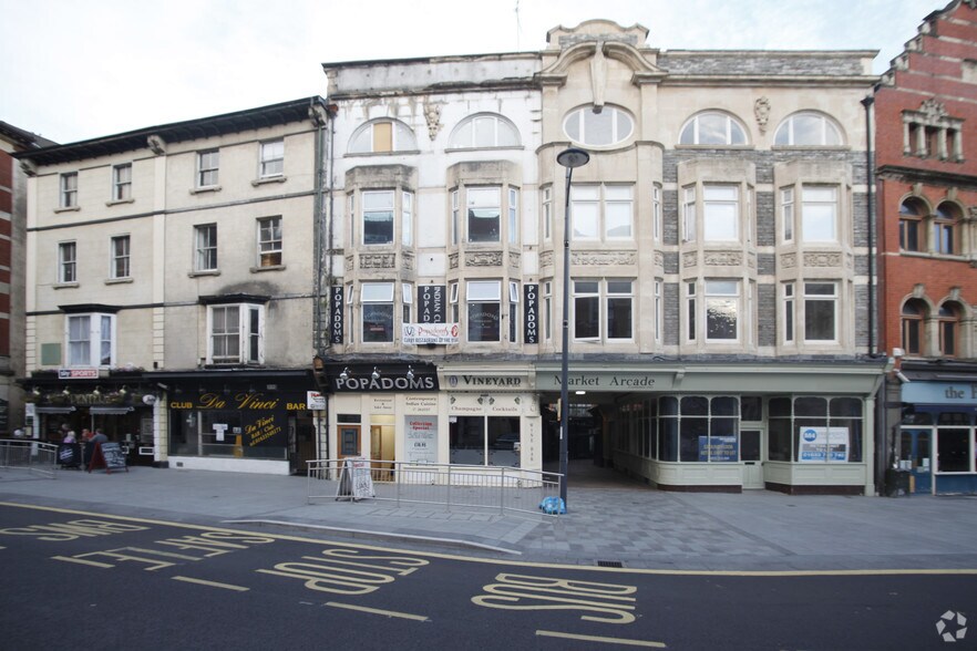 11 High St, Newport à louer - Photo principale – Image 1 sur 5