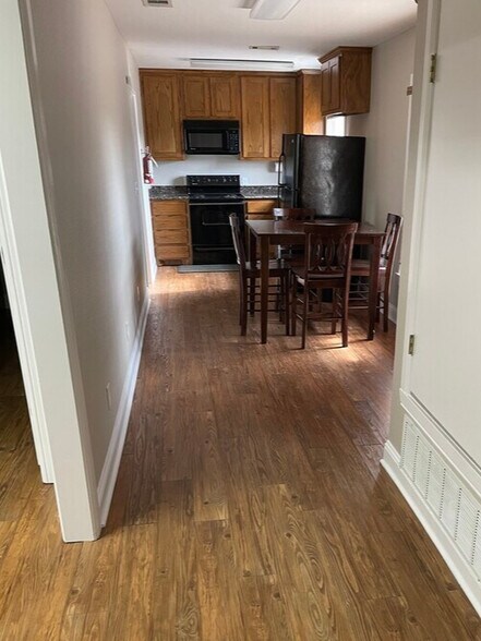 417 W Wall St, Grapevine, TX à louer - Photo intérieure – Image 3 sur 7