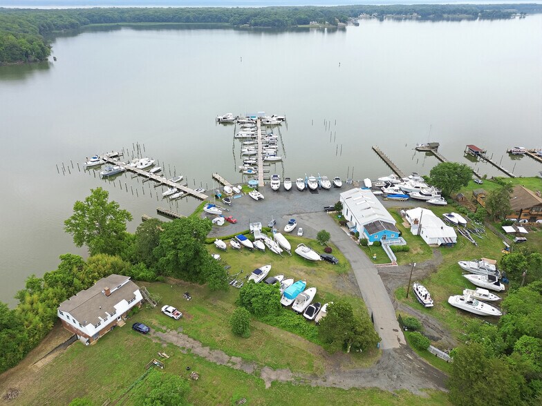 423 Aquia Creek Rd, Stafford, VA à vendre - Photo de l’immeuble – Image 2 sur 83