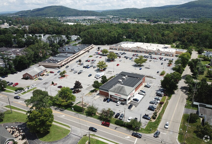 986 Main St, Fishkill, NY à louer - Aérien – Image 2 sur 28