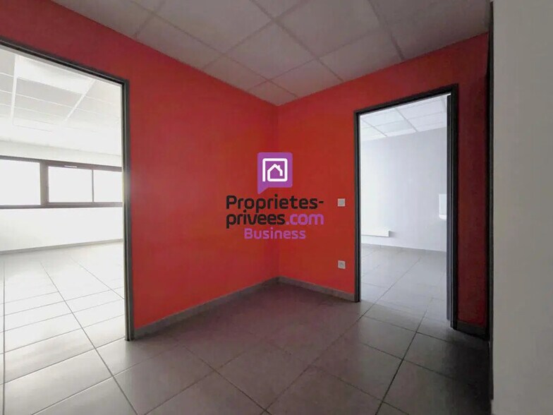 Bureau dans Bagnols-sur-Cèze à vendre - Photo principale – Image 1 sur 1