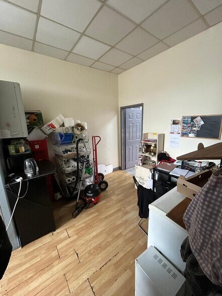 241 Imperial Dr, Harrow à vendre - Photo de l’immeuble – Image 2 sur 10