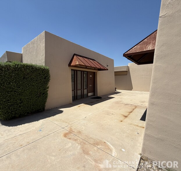 540 W Prince Rd, Tucson, AZ à louer - Photo de l’immeuble – Image 2 sur 5