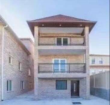 715-717 College Pl, College Point, NY à vendre - Photo de l’immeuble – Image 2 sur 2