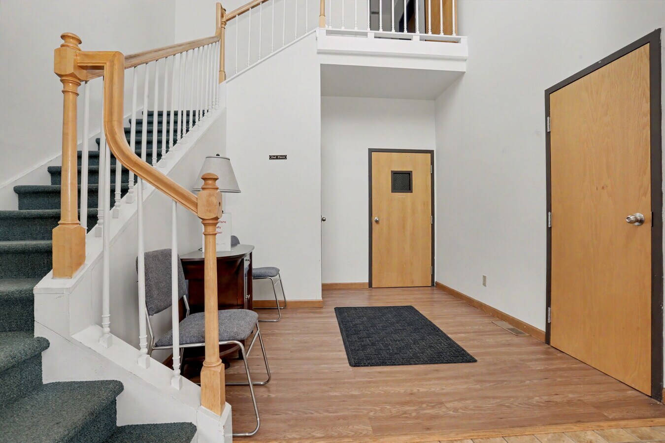 27 Mill Plain Rd, Danbury, CT 06811 - Lot 4 - Fl 2 - - Hall d’entrée - Image 1 of 21