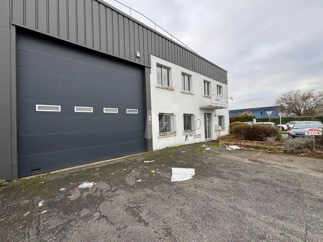 Local d’activités dans Saint-Michel-sur-Orge à louer Photo de l’immeuble– Image 1 sur 6