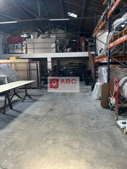 Local d'activités dans Béziers à vendre - Photo de l’immeuble – Image 2 sur 7