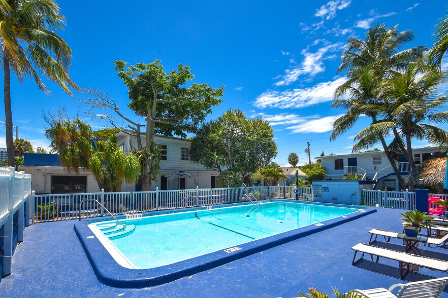 213 S Ocean Blvd, Pompano Beach, FL à vendre - Photo de l’immeuble – Image 2 sur 28
