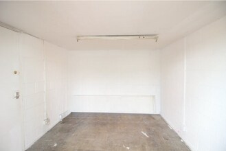 12 Betam Rd, Hayes à louer Photo intérieure– Image 2 sur 2