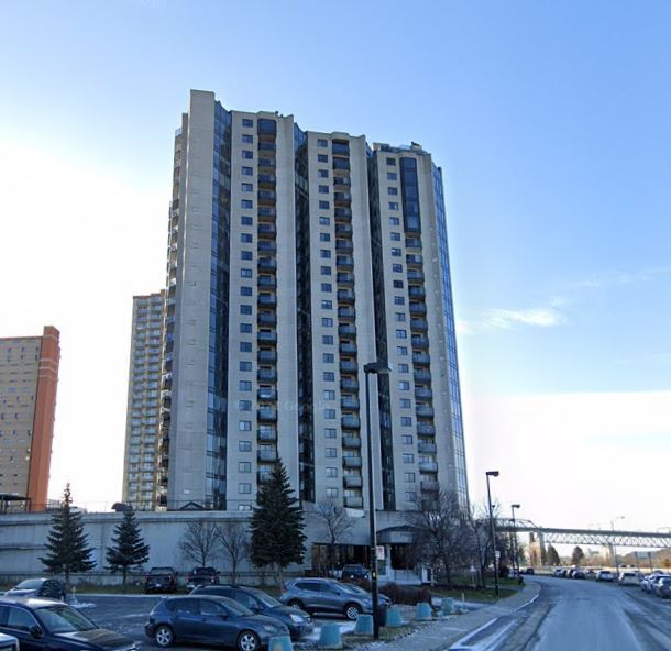 70 Rue De La Barre, Longueuil, QC à vendre Photo principale– Image 1 sur 2