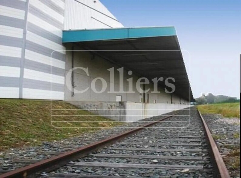 Industriel/Logistique dans Bruyères-sur-Oise à louer - Photo de l’immeuble – Image 2 sur 11
