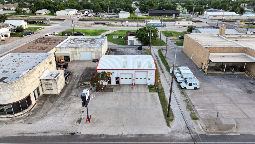 108 E Wise St, Bowie, TX à vendre - Photo de l’immeuble – Image 3 sur 38
