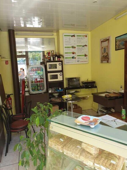 Local commercial dans Paris à louer - Photo intérieure – Image 2 sur 7