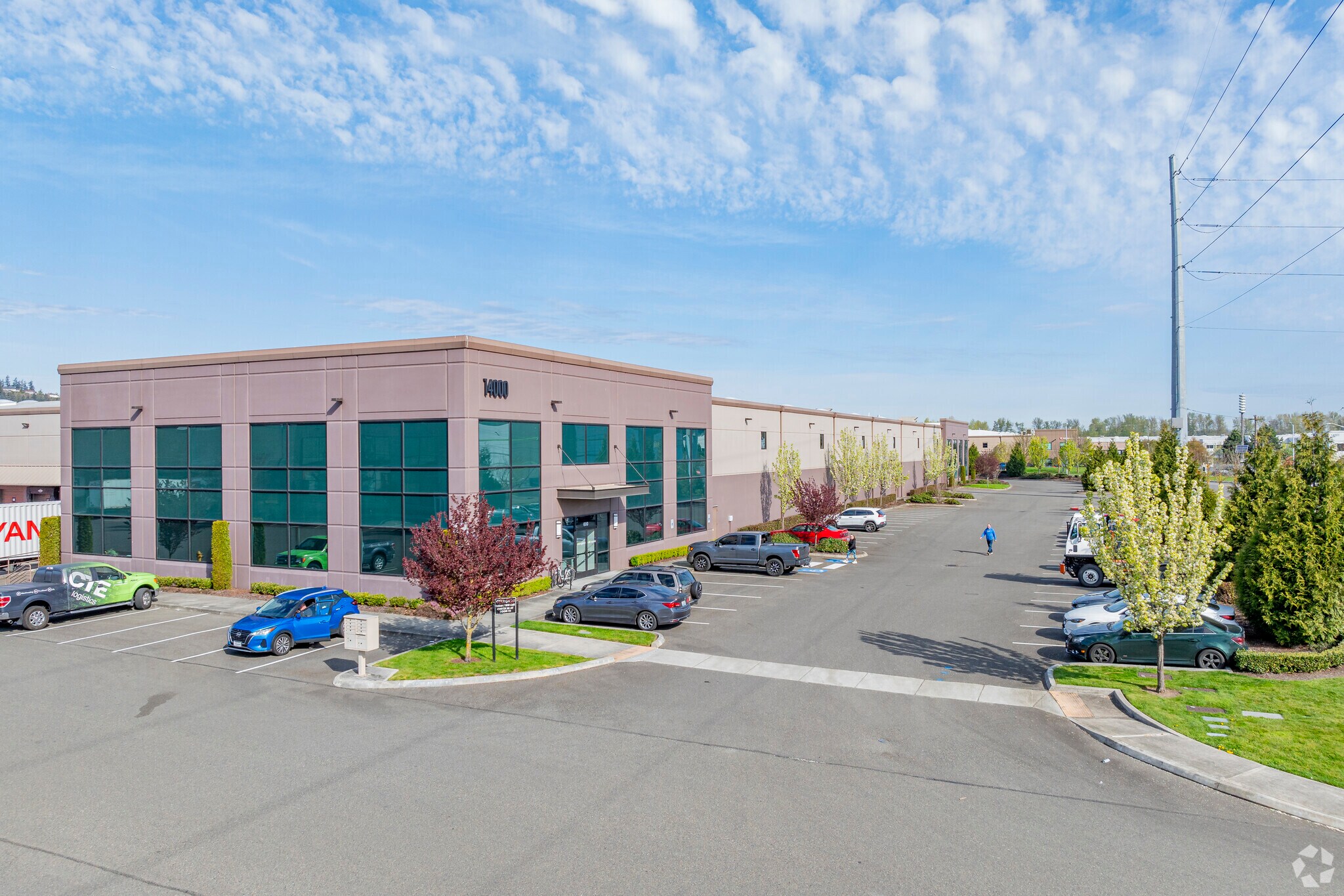 14000 24th St E, Sumner, WA à louer Photo principale– Image 1 sur 7