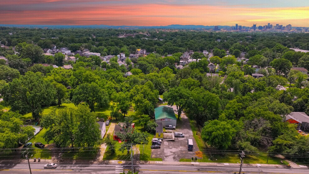 1012 E Trinity Ln, Nashville, TN à vendre - Photo de l’immeuble – Image 3 sur 18