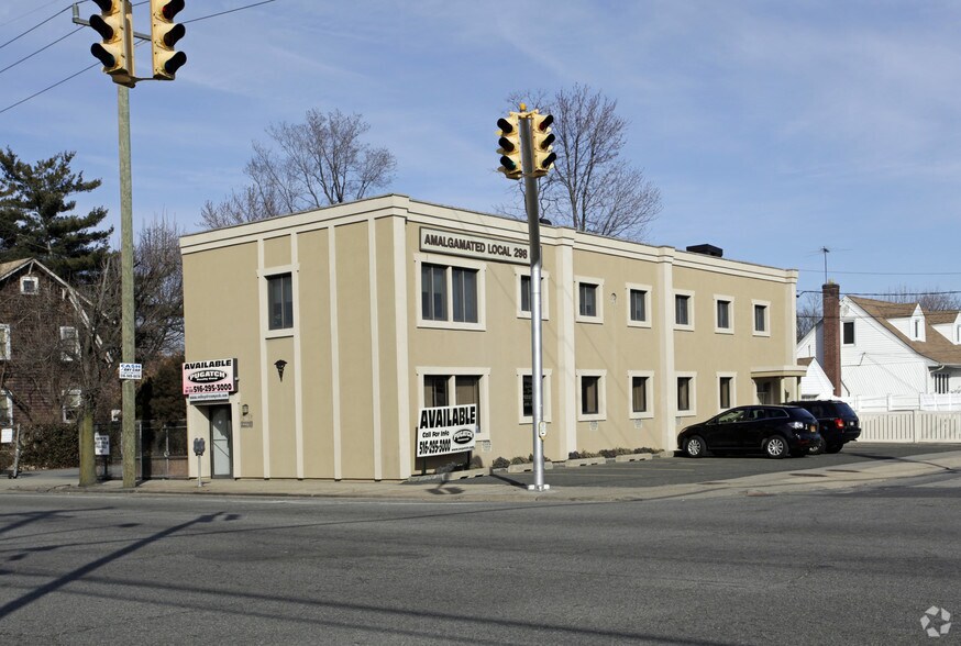 99 S Central Ave, Valley Stream, NY à vendre - Photo principale – Image 1 sur 10