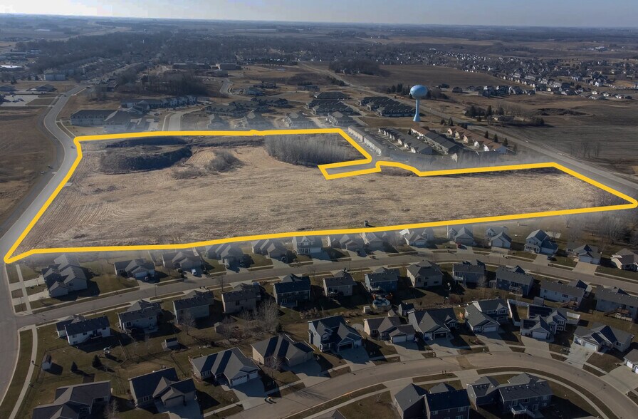 7th St NE, Byron, MN à vendre - Photo de l’immeuble – Image 3 sur 13