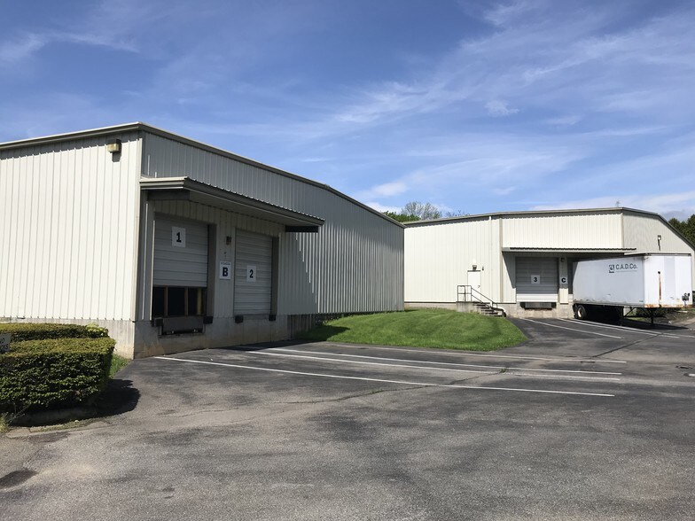 1365 Strykers Rd, Alpha, NJ à louer - Photo de l’immeuble – Image 2 sur 22