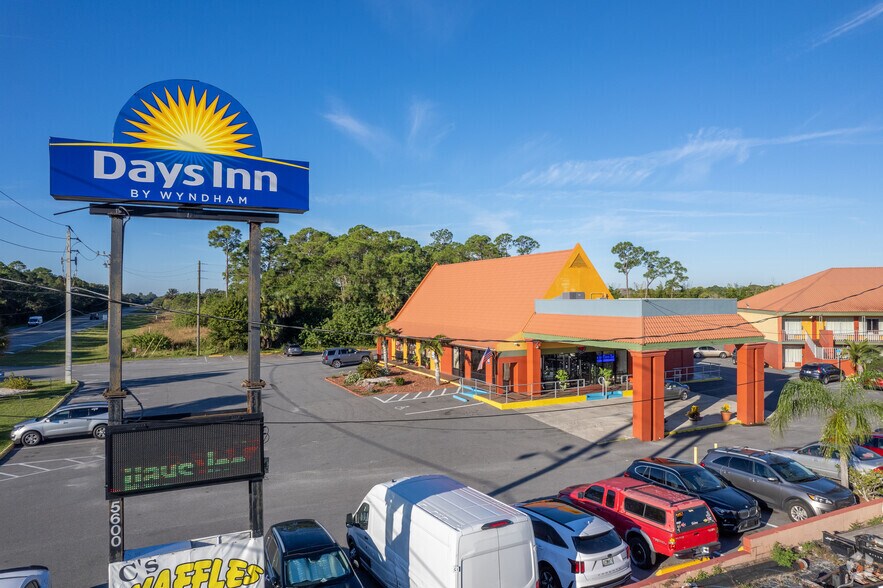 5600 State Road 524, Cocoa, FL à vendre - Photo de l’immeuble – Image 3 sur 13