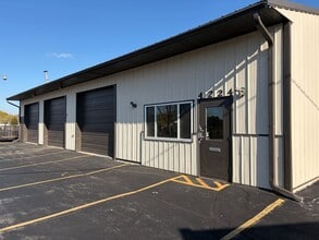 4224 S Kinnickinnic Ave, Milwaukee, WI à louer Photo intérieure– Image 2 sur 9