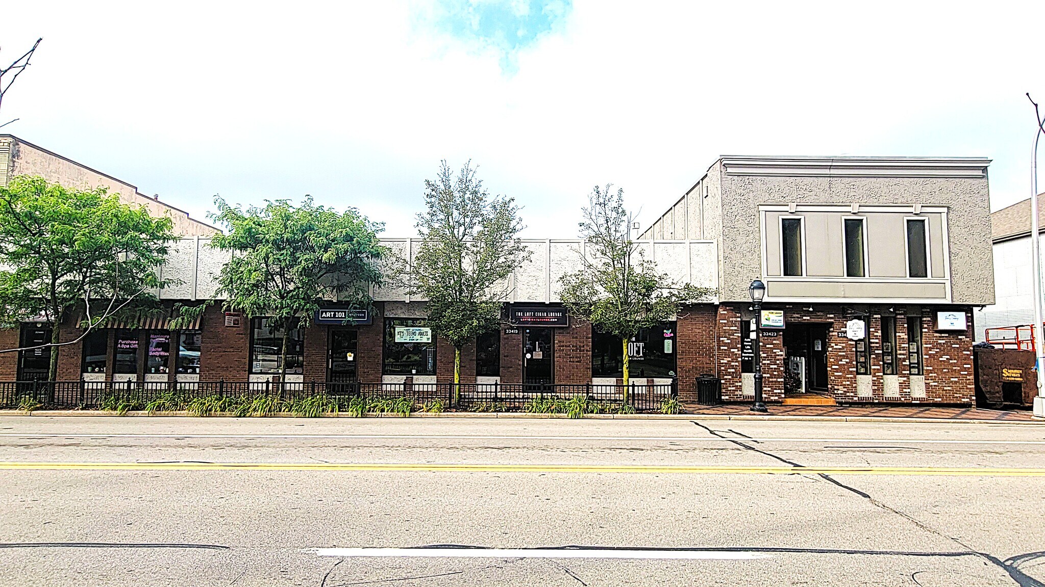 33409-33425 Grand River Ave, Farmington, MI à vendre Photo de l’immeuble– Image 1 sur 8