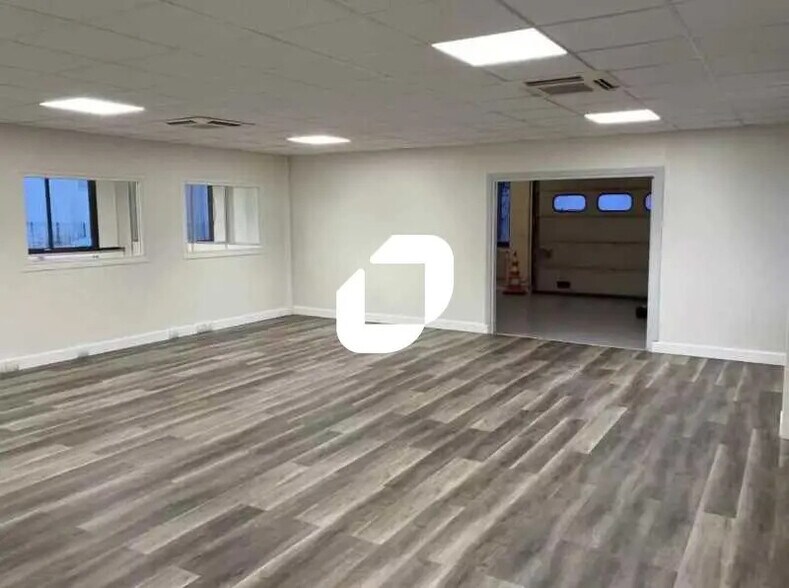 Bureau dans Villebon-sur-Yvette à louer - Photo intérieure – Image 3 sur 9