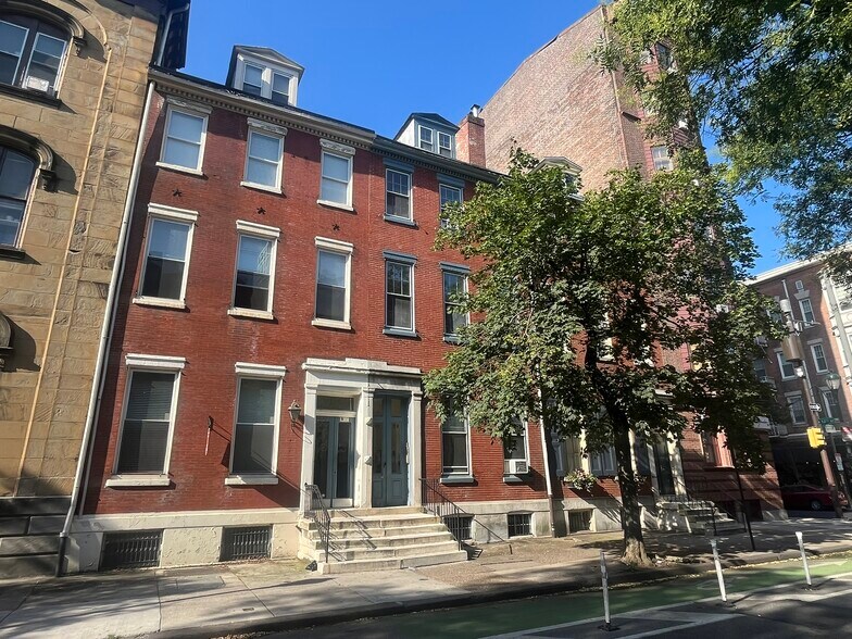 1128 Spruce St, Philadelphia, PA à vendre - Photo de l’immeuble – Image 2 sur 9
