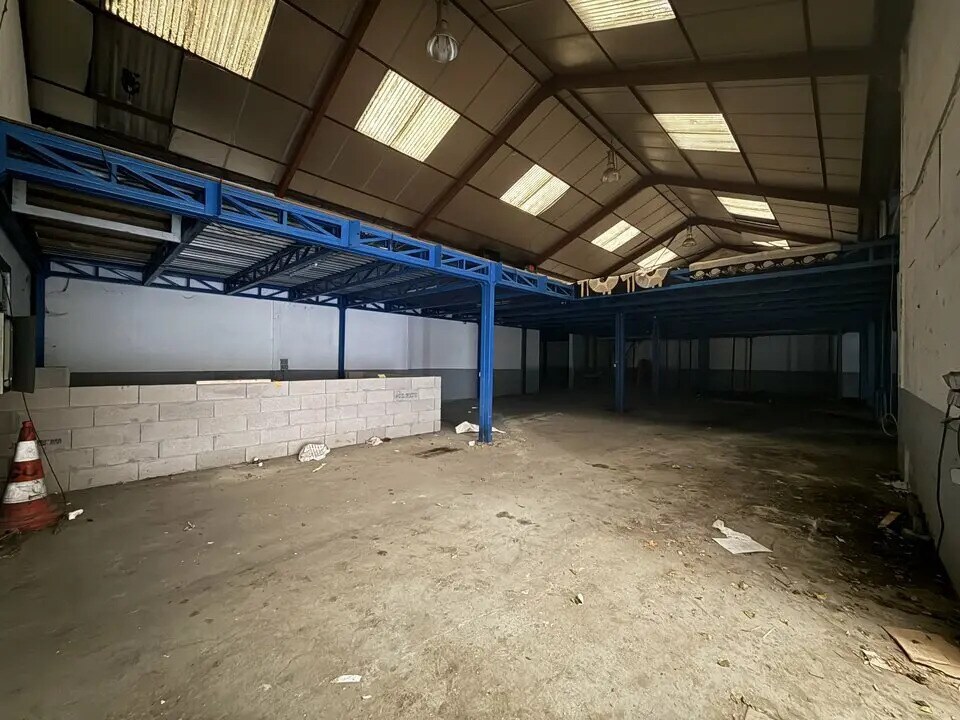 Local d'activités dans La Courneuve à vendre Photo intérieure– Image 1 sur 13