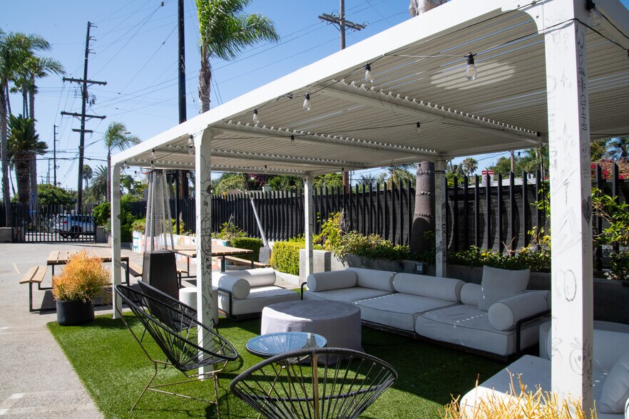 1611 Electric Ave, Venice, CA à louer - Photo de l’immeuble – Image 3 sur 22