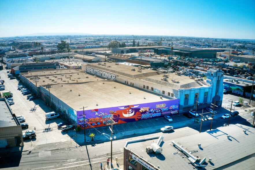 2260-2268 E 15th St, Los Angeles, CA à vendre - Photo de l’immeuble – Image 2 sur 8