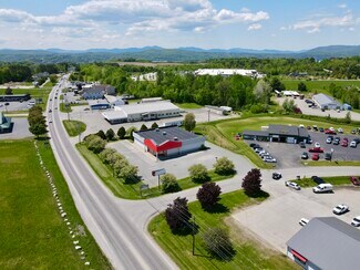 Plus de détails pour 108 Community Dr, Newport, VT - Local commercial à vendre
