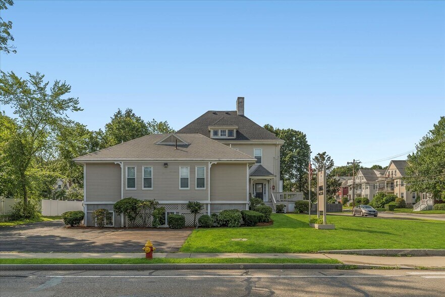 175 Walpole St, Norwood, MA à louer - Photo de l’immeuble – Image 3 sur 6