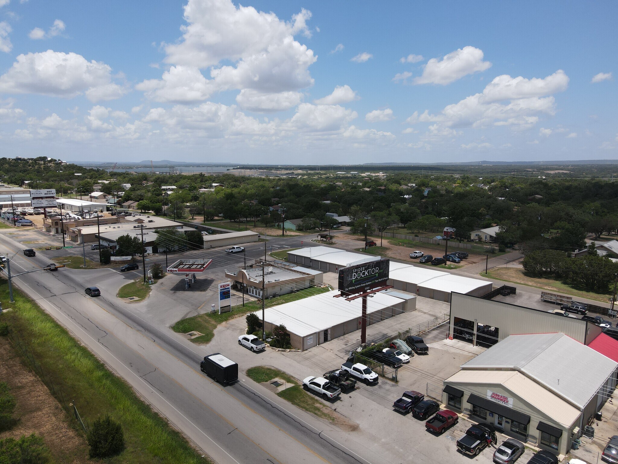 3917 FM 2147 W, Cottonwood Shores, TX à vendre Photo de l’immeuble– Image 1 sur 21