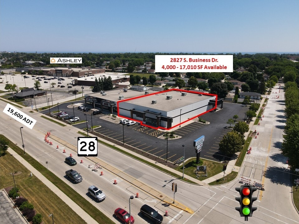 2811-2827 S Business Dr, Sheboygan, WI à louer Aérien– Image 1 sur 8
