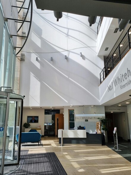 1 Whitehall Riverside, Leeds à louer - Photo de l’immeuble – Image 2 sur 9